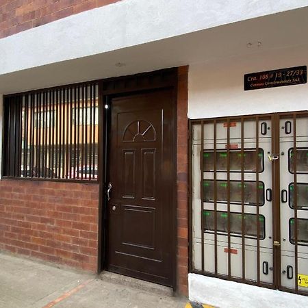 Apartaestudio Pequeno Privado Cerca Al Aeropuerto Bogotá Exteriör bild