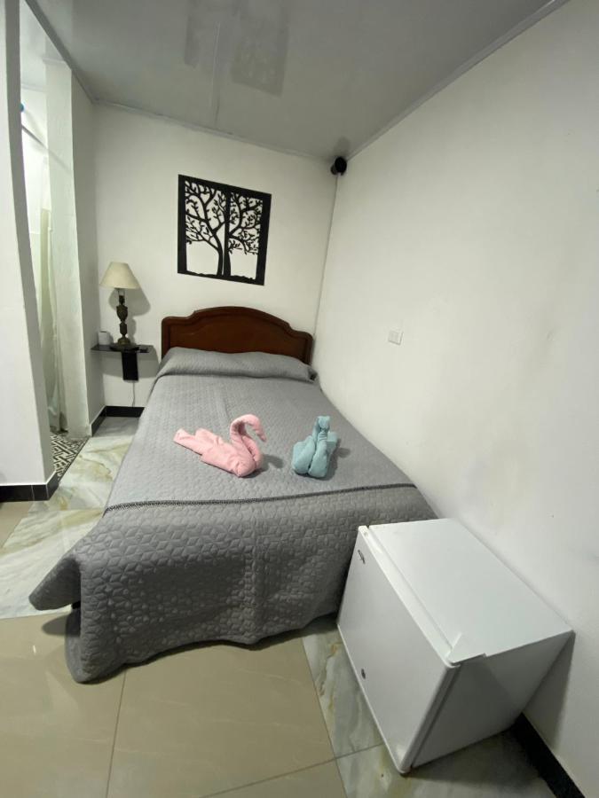 Apartaestudio Pequeno Privado Cerca Al Aeropuerto Bogotá Exteriör bild