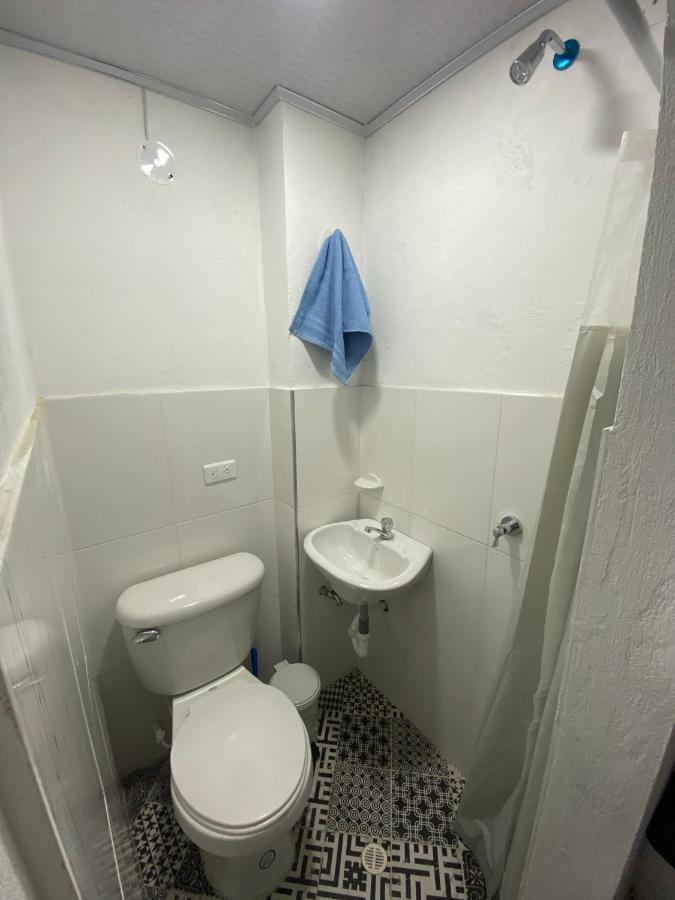 Apartaestudio Pequeno Privado Cerca Al Aeropuerto Bogotá Exteriör bild