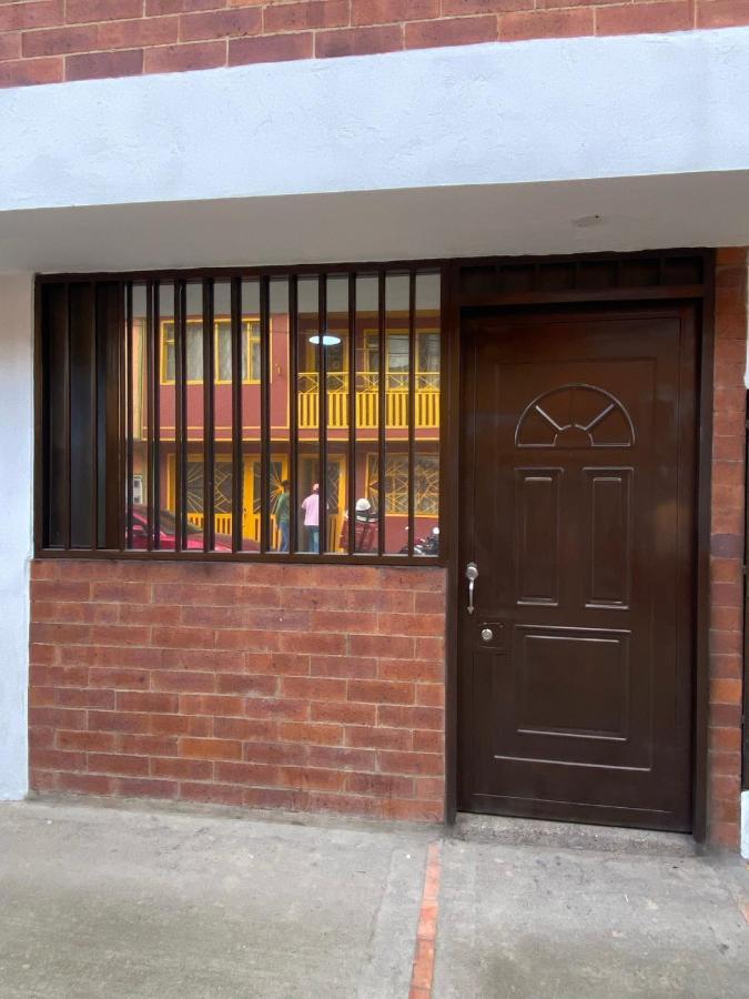 Apartaestudio Pequeno Privado Cerca Al Aeropuerto Bogotá Exteriör bild