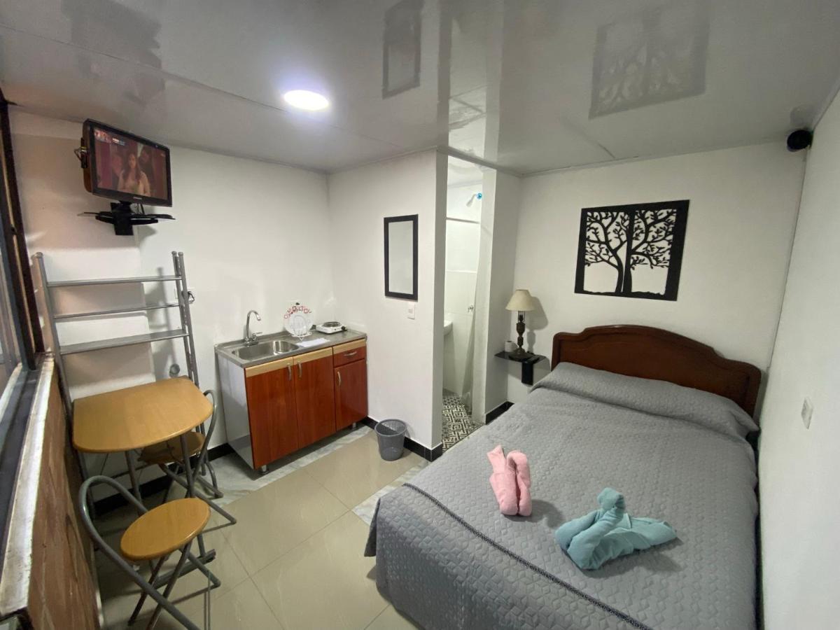 Apartaestudio Pequeno Privado Cerca Al Aeropuerto Bogotá Exteriör bild